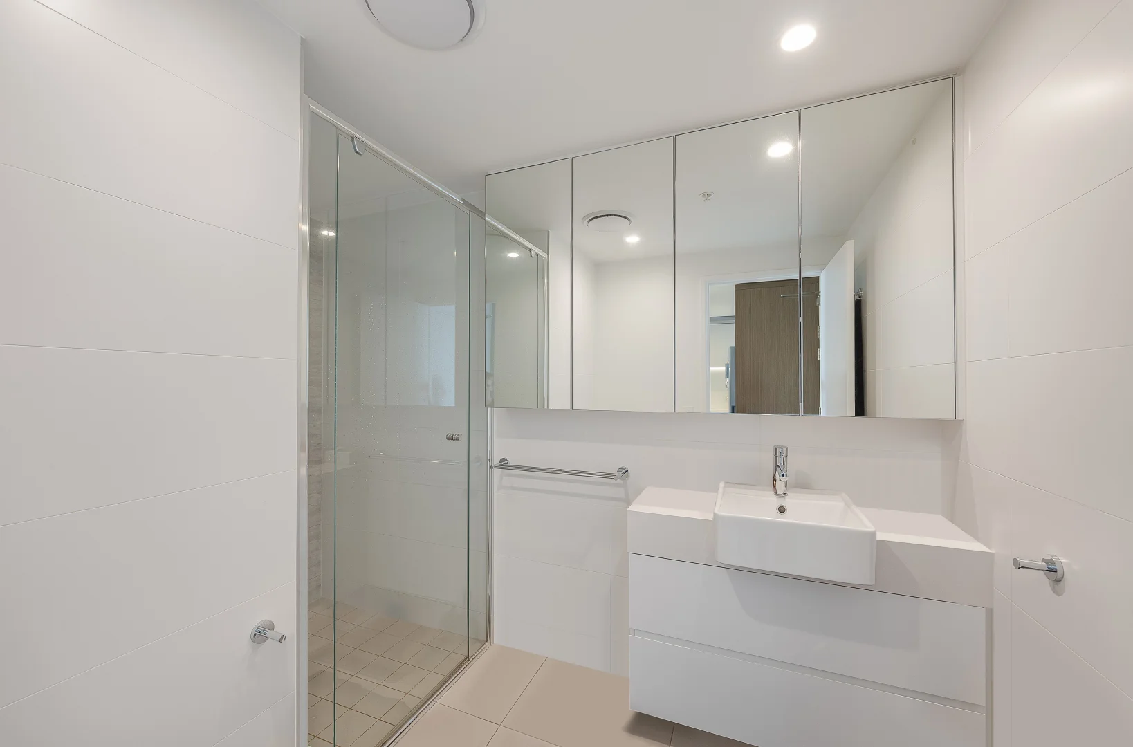 Additional image 5 of 2064/123 Cavendish Road, Coorparoo QLD 4151
