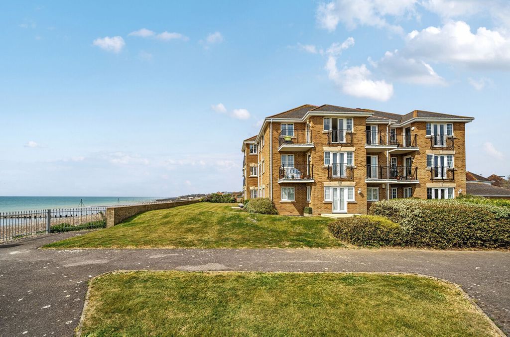 2 bed flat for saleThompson Road, Bognor Regis PO22