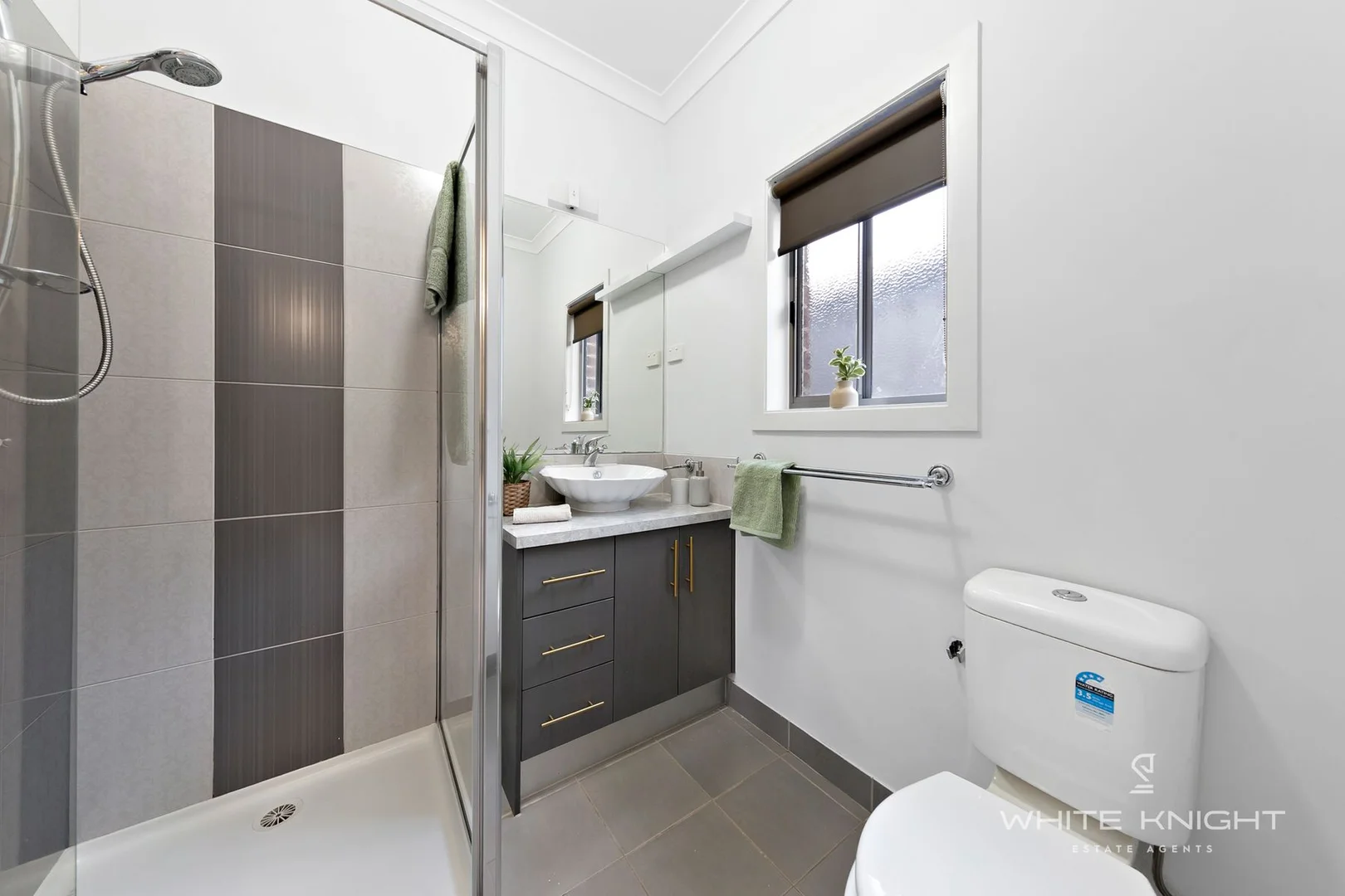 Additional image 15 of 17 Derwent Close, Caroline Springs VIC 3023