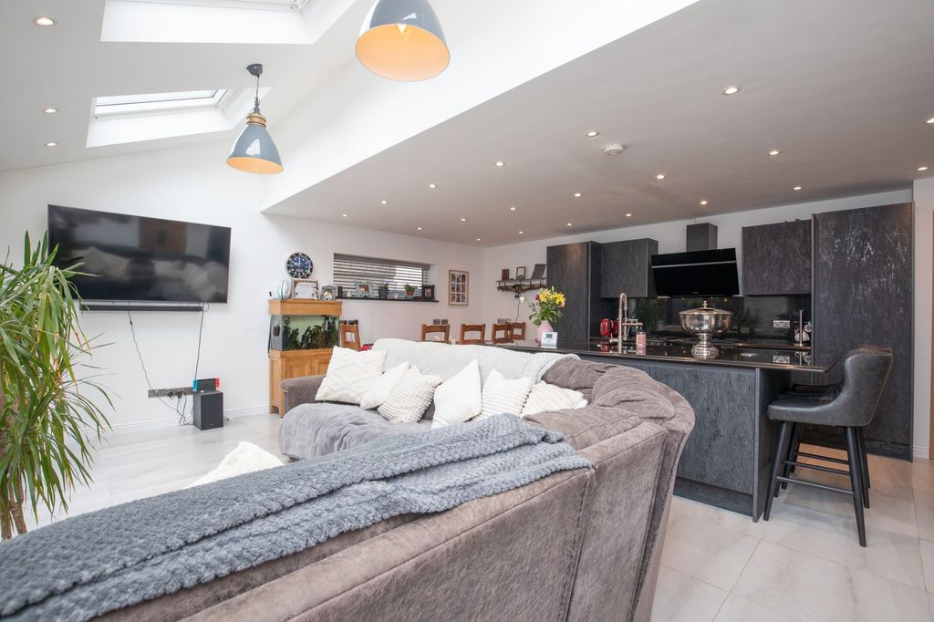 Additional image 11 of 4 bed detached house for saleThe Retreat, Bridgend, Bridgend County CF31