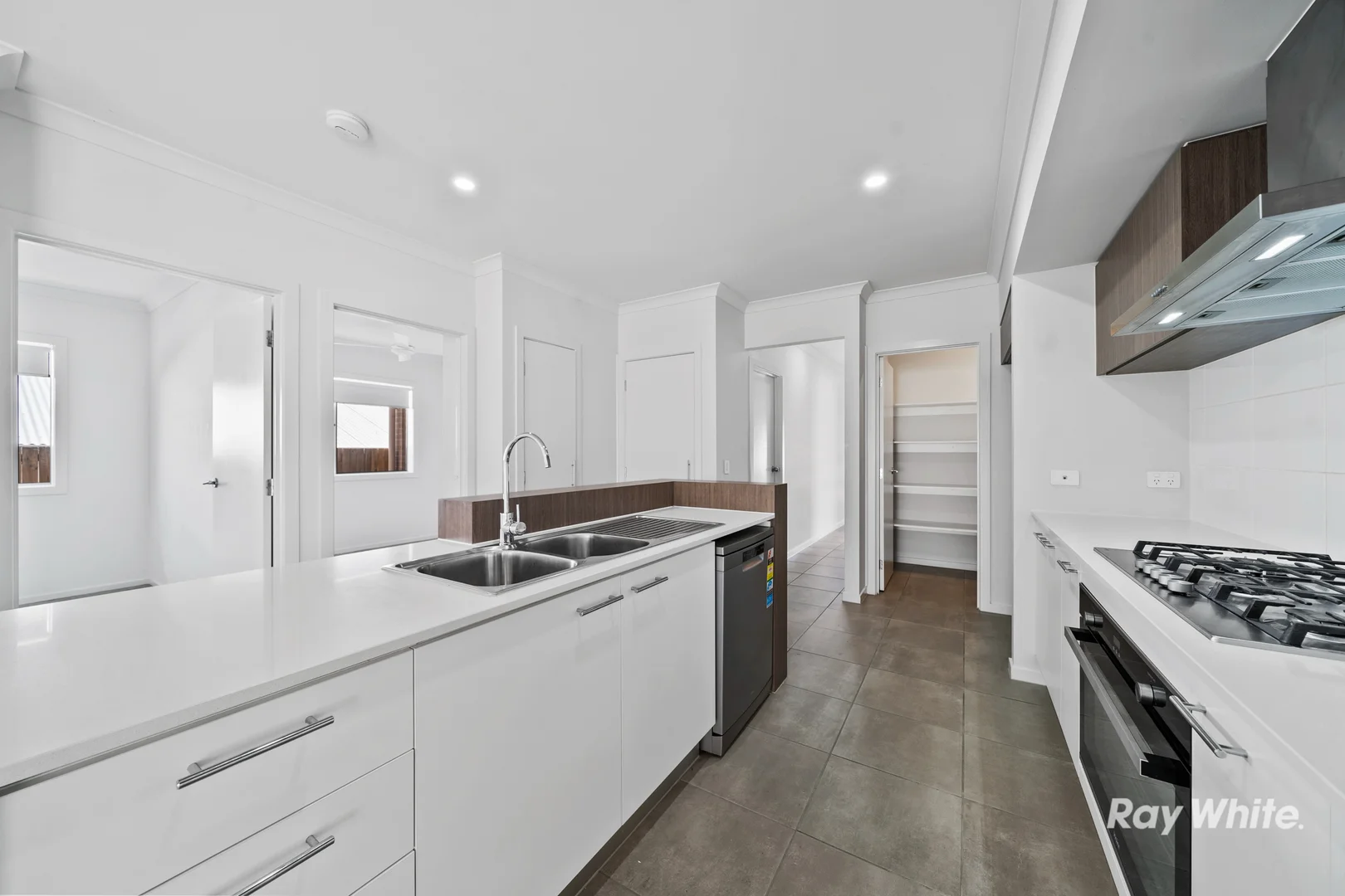 Additional image 3 of 15 Latrobe Court, Spring Mountain QLD 4300