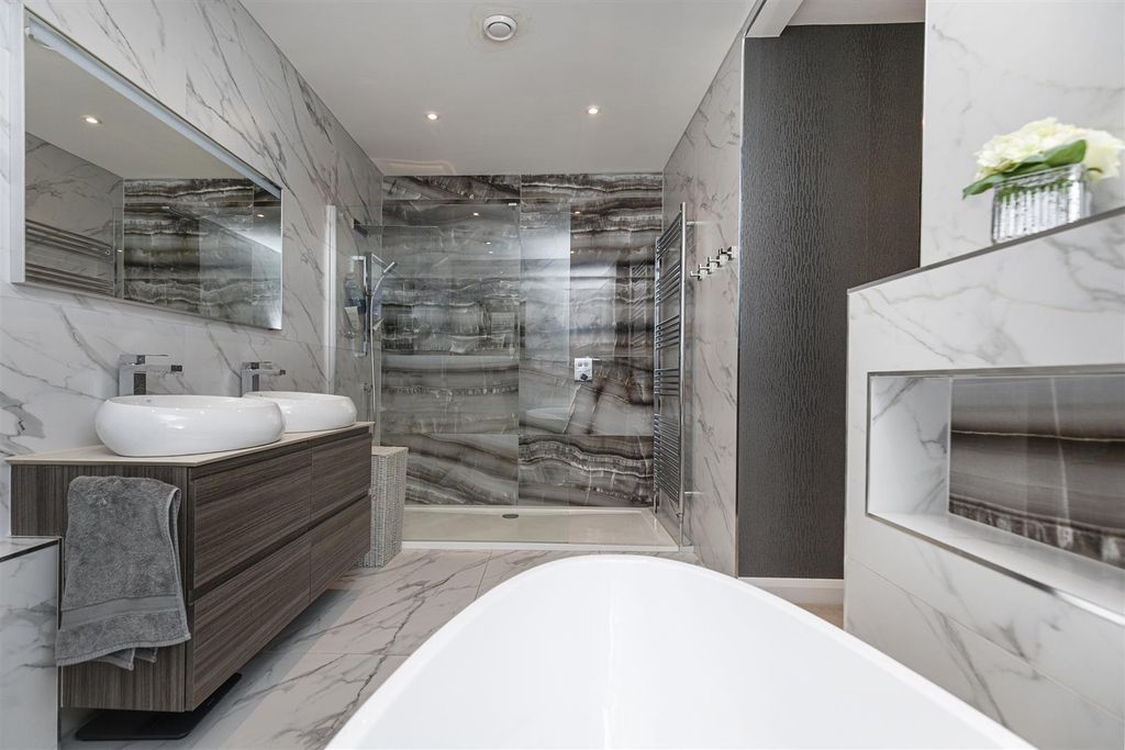 Additional image 25 of 5 bed detached house for saleThe Beeches, Birkenshaw, Bradford BD11
