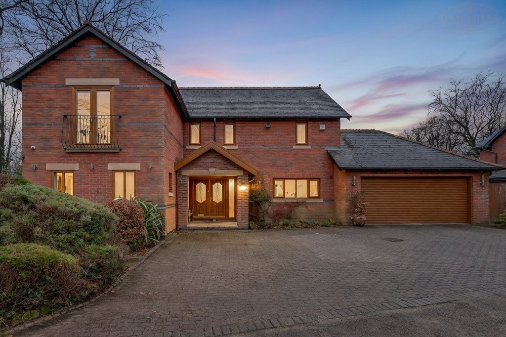 5 bed detached house for salePrincess Road, Lostock, Bolton BL6