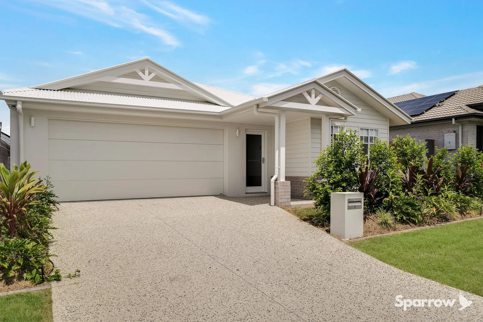 8 Cascade Circuit, Bahrs Scrub QLD 4207
