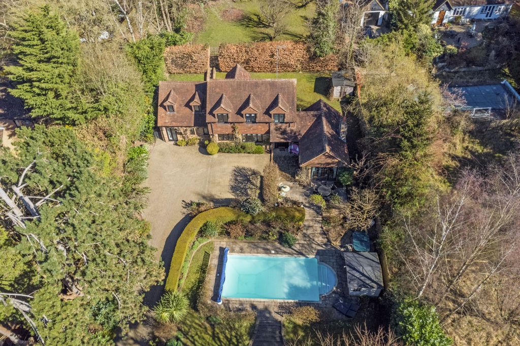 Additional image 8 of 5 bed detached house for saleBlind Lane, Bourne End SL8