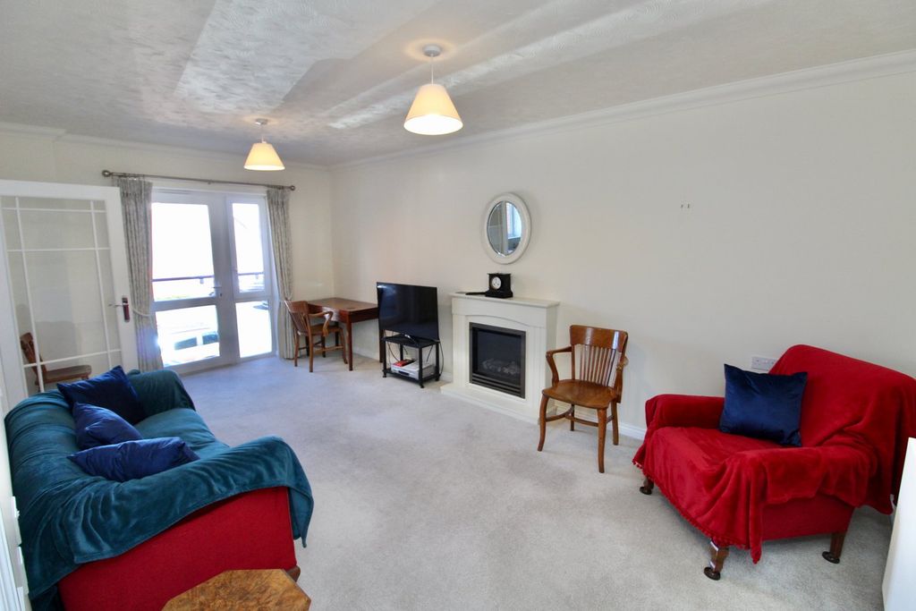 Additional image 6 of 1 bed property for saleNorth Close, Lymington SO41
