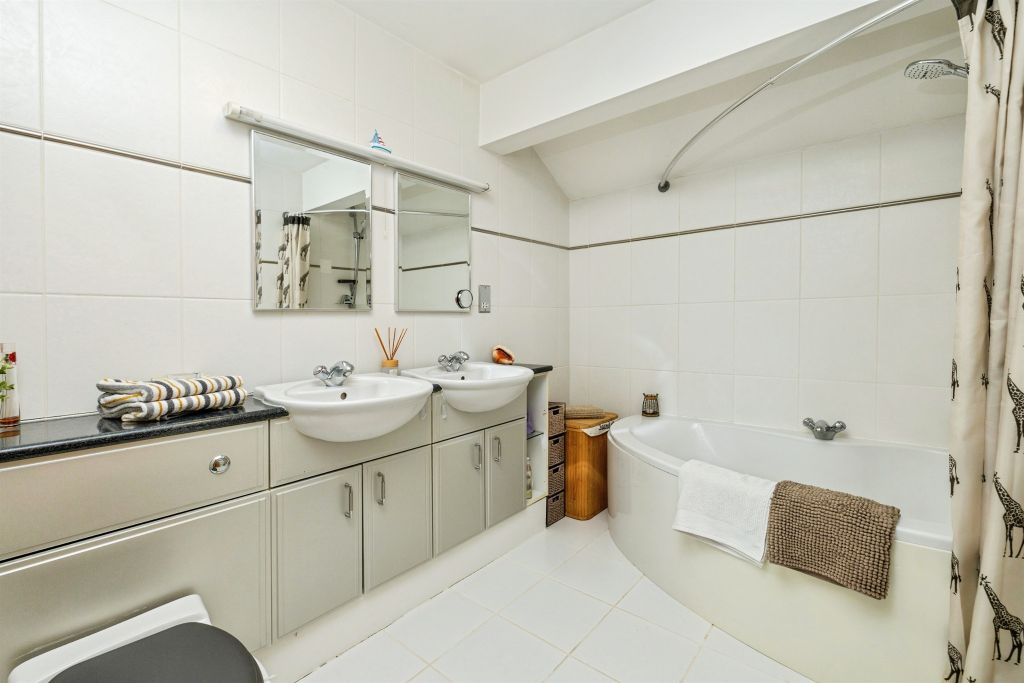 Additional image 15 of 2 bed flat for saleMarine Approach, Lincoln LN1