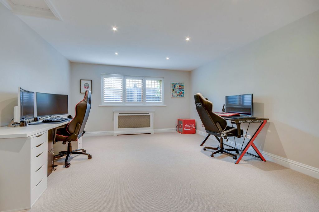 Additional image 43 of 6 bed detached house for saleChallacombe Close, Hutton Mount, Brentwood CM13