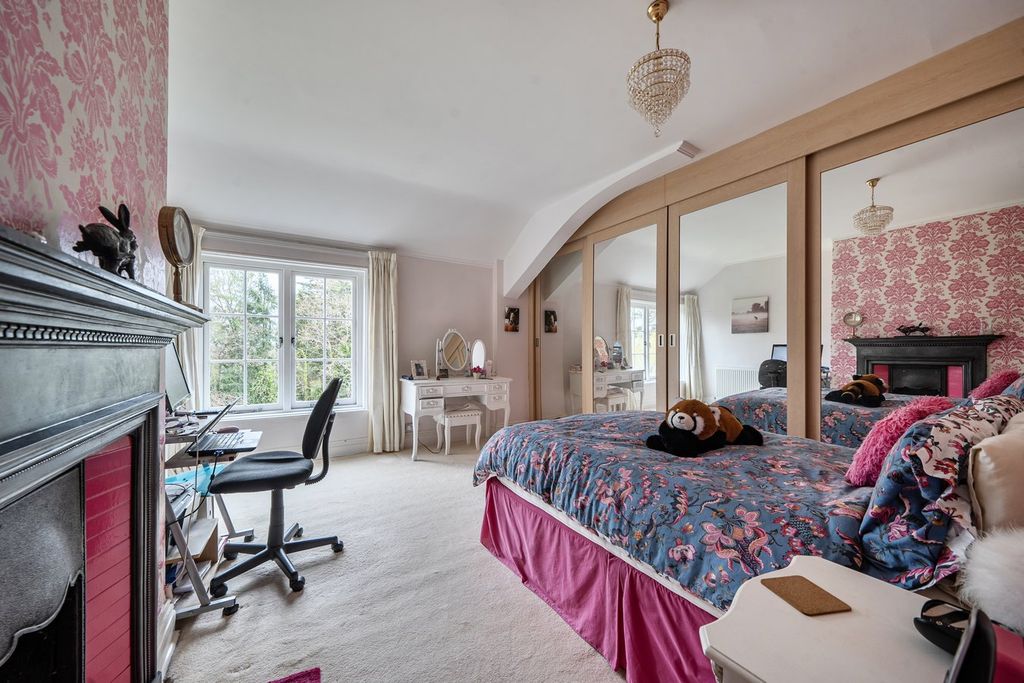 Additional image 7 of 2 bed flat for saleManchester Road, Sway, Lymington SO41