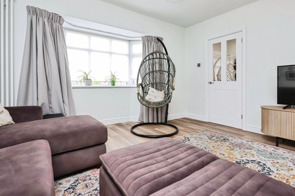 Additional image 8 of 3 bed semi-detached house for saleStalls Farm Road, Droitwich WR9