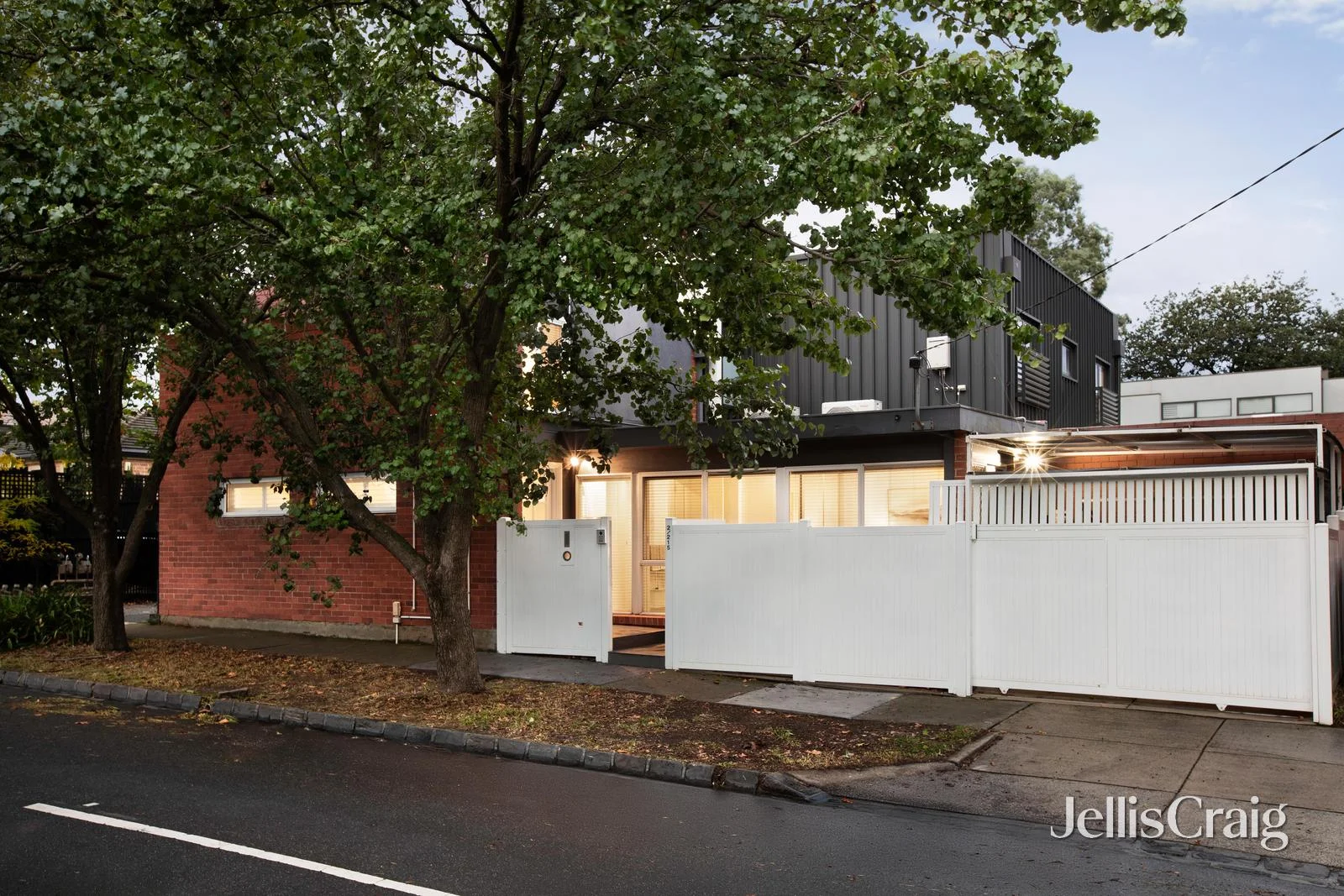 2/215 Mont Albert Road, Surrey Hills VIC 3127