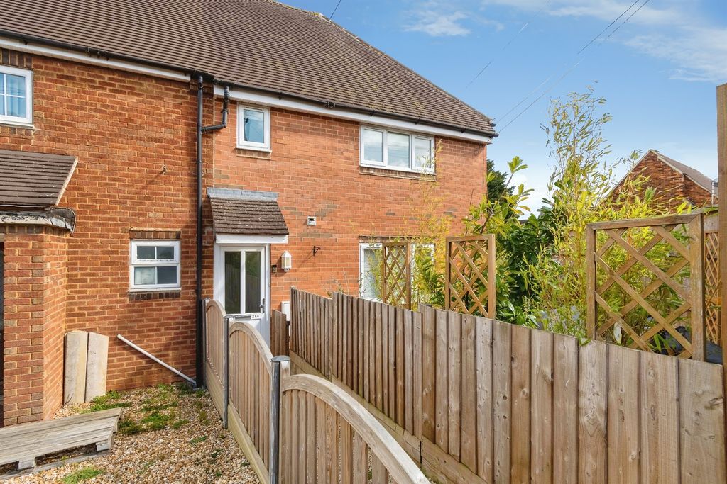 2 bed maisonette for saleMelton Road, Trowbridge BA14
