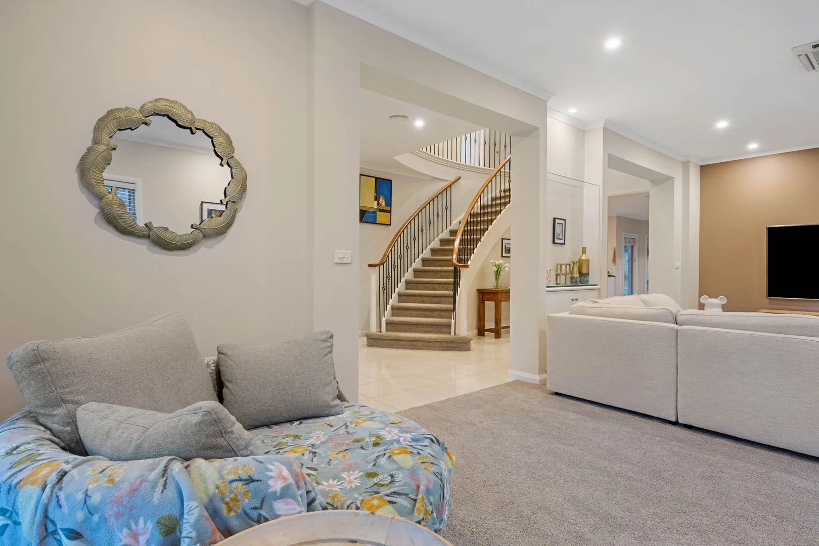 Additional image 2 of 7 St Glens Way, Lake Gardens VIC 3355