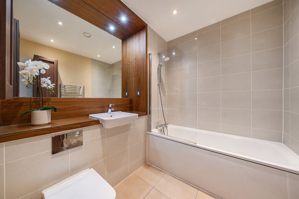 Additional image 5 of 3 bed terraced house for saleReynard Way, Brentford TW8