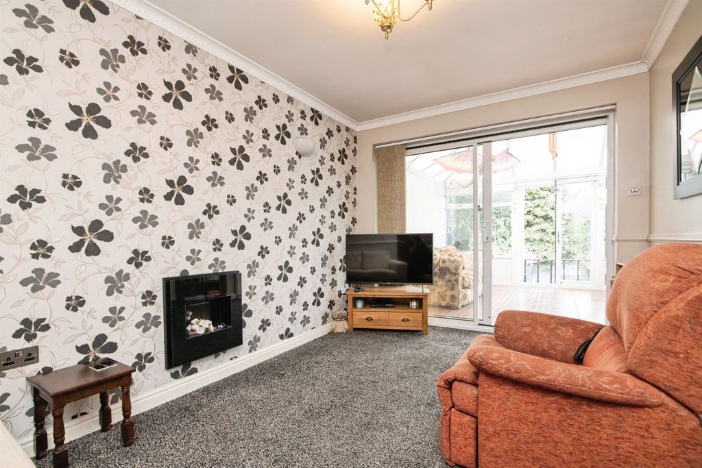 Additional image 9 of 3 bed semi-detached house for saleHigh Street, Pensnett, Brierley Hill DY5