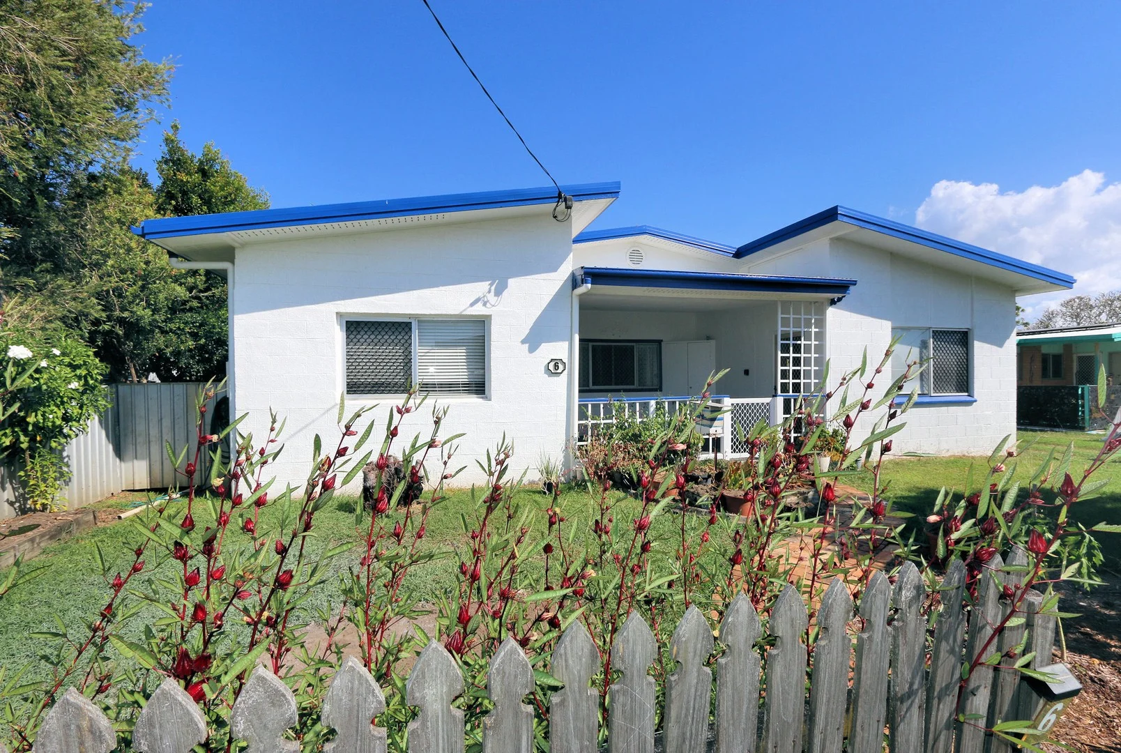 6 Mcgowan Street, Burnett Heads QLD 4670