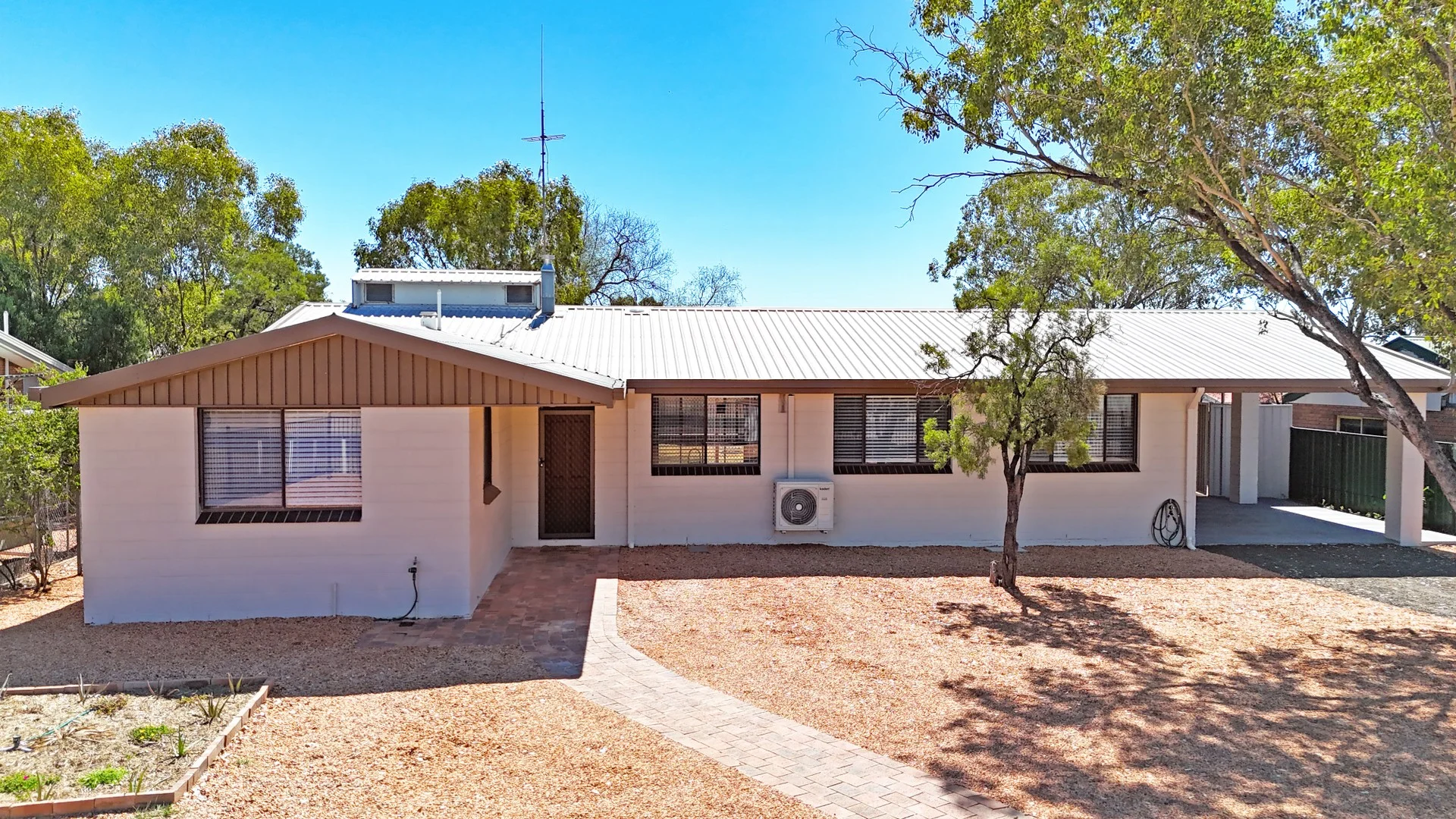 19 Black Prince Drive, Lightning Ridge NSW 2834