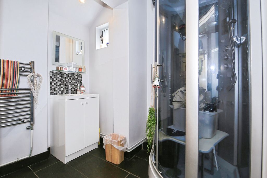 Additional image 11 of 3 bed semi-detached house for saleQueens Walk, Peterborough PE2