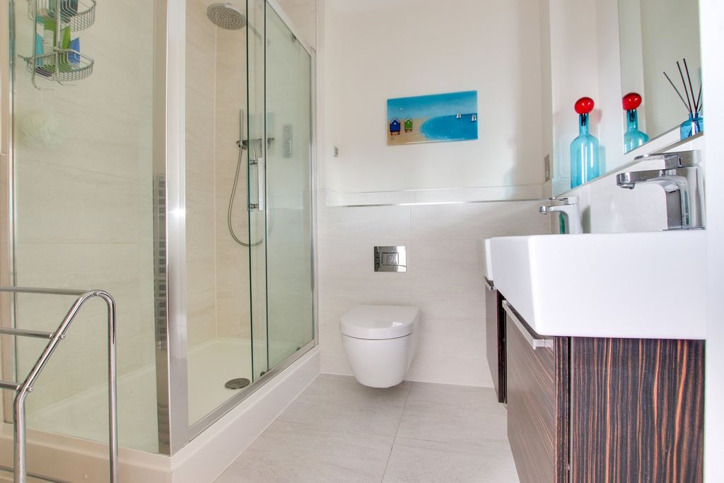 Additional image 12 of 2 bed flat for saleAlmansa Way, Lymington SO41