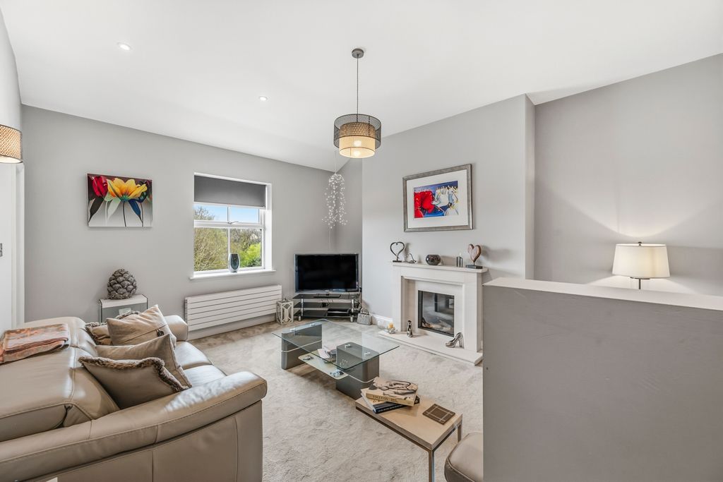Additional image 7 of 2 bed flat for saleDaveylands, Wilmslow, Cheshire SK9