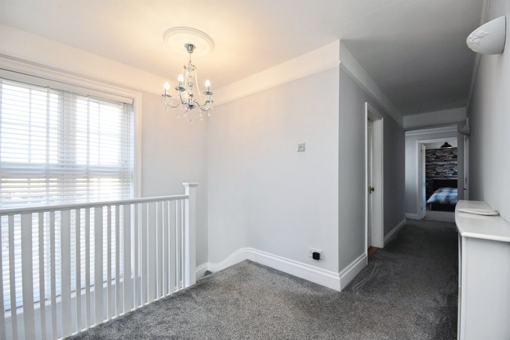 Additional image 13 of 6 bed detached house for saleSt. Peters Close, Braintree CM7