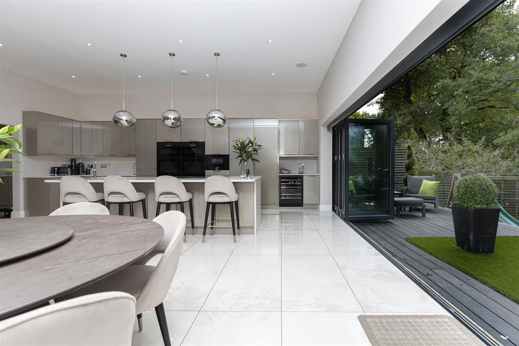 Additional image 13 of 5 bed detached house for saleThe Beeches, Birkenshaw, Bradford BD11