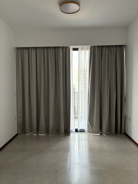 7 Lentor Central