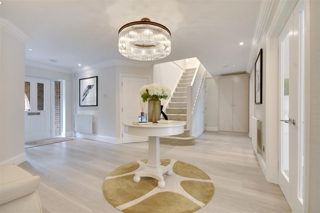 Additional image 6 of 6 bed detached house for saleWambrook Close, Hutton Mount, Brentwood CM13