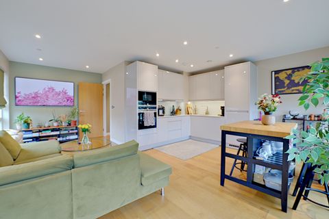 Lismore Boulevard NW9
