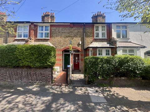 Landseer Road, Enfield EN1