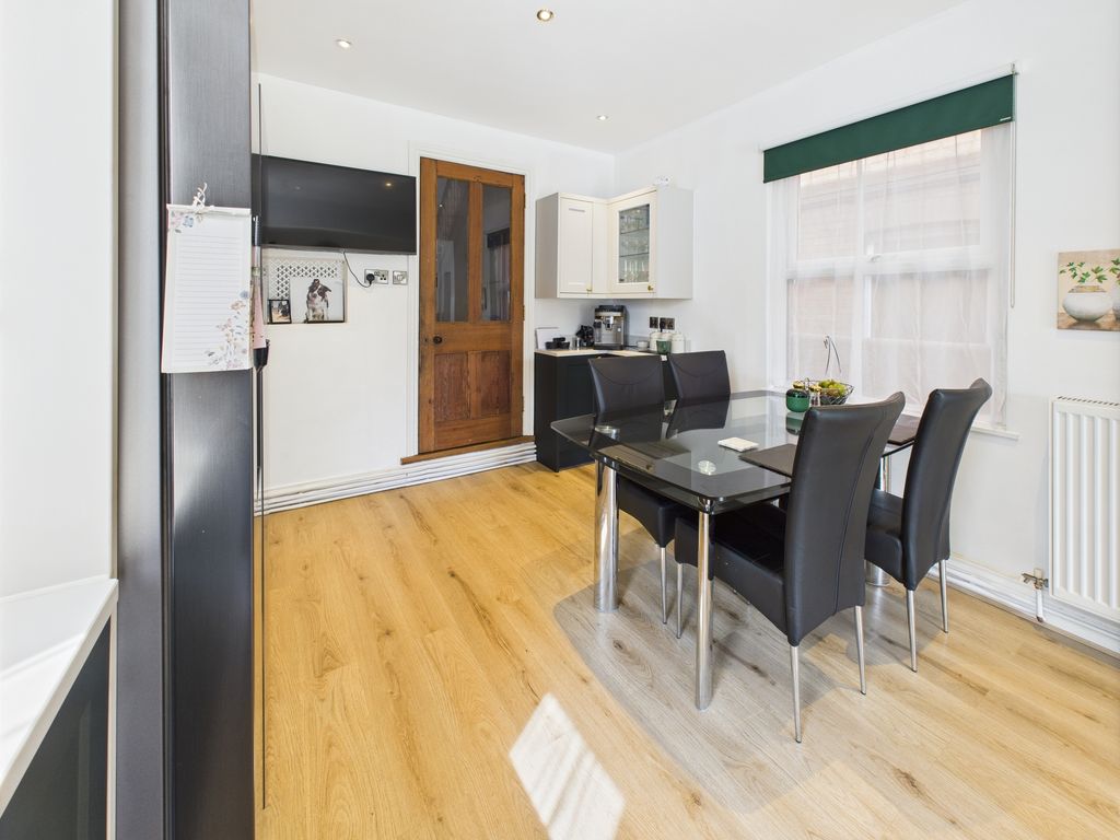 Additional image 10 of 5 bed semi-detached house for saleTaunton Road, Bridgwater TA6