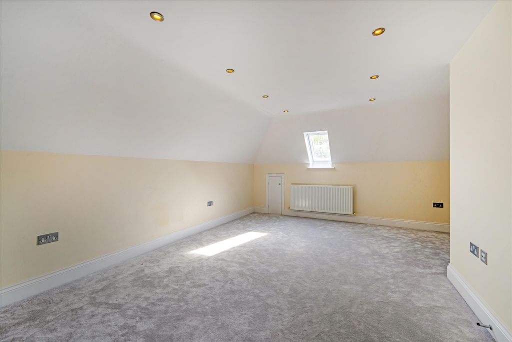 Additional image 19 of 7 bed detached house for saleTilehurst Lane, Binfield, Bracknell, Berkshire RG42