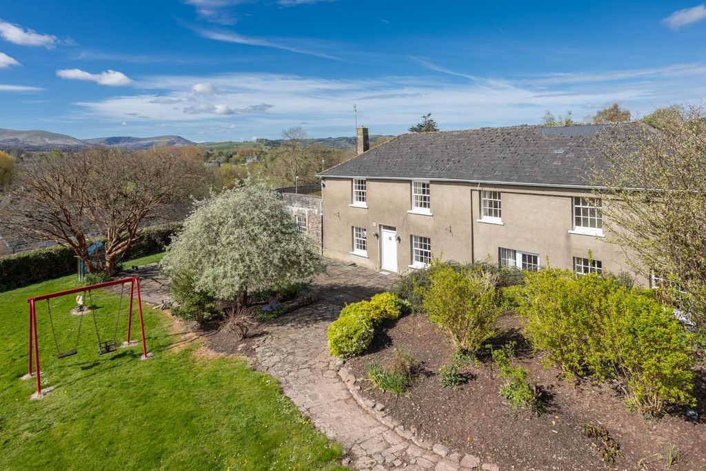 4 bed detached house for saleCradoc Road, Brecon LD3