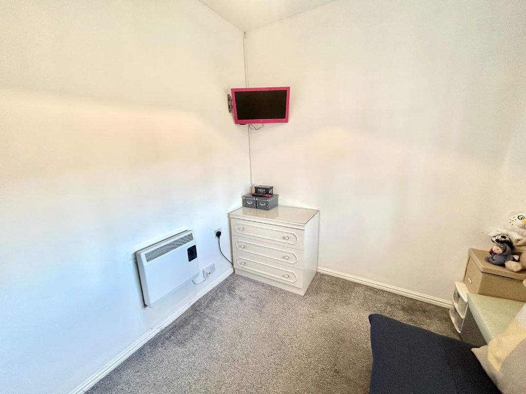 Additional image 21 of 2 bed flat for sale2 Bed First Floor Flat, Avenue Court, Westgate, Bridlington YO16
