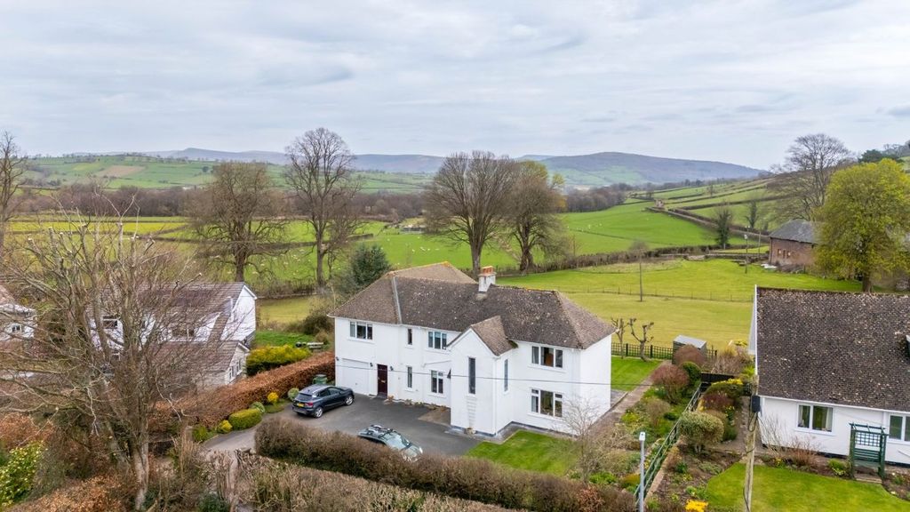 5 bed detached house for saleLlanfrynach, Brecon LD3