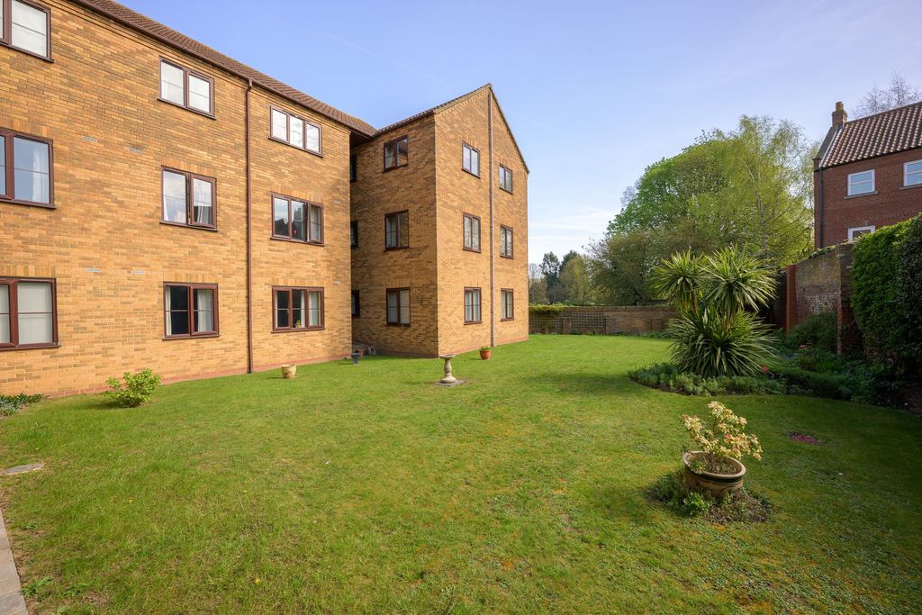 Additional image 4 of 1 bed flat for saleWilloughby Road, Boston PE21