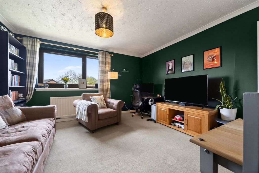 2 bed flat for saleLocher Crescent, Houston, Johnstone PA6 photo 3