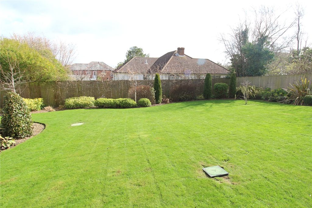 Additional image 10 of 2 bed flat for saleNorth Close, Lymington SO41