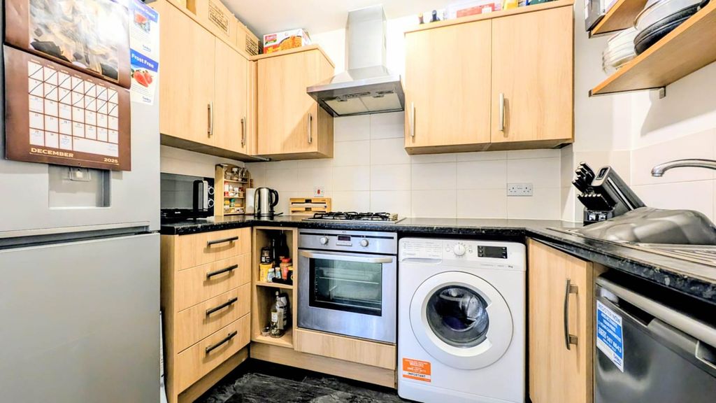 Additional image 5 of 2 bed flat for saleRoyal Drive, Bordon, Hampshire GU35
