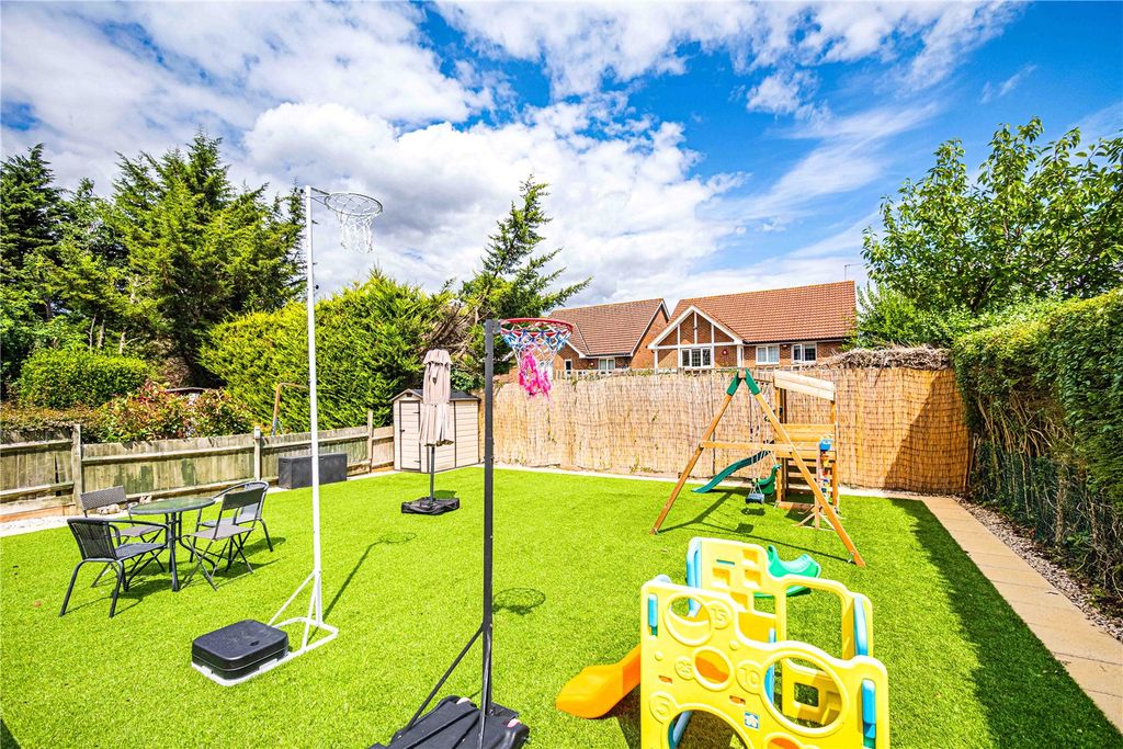 Additional image 20 of 4 bed semi-detached house for saleTheobald Street, Borehamwood, Hertfordshire WD6