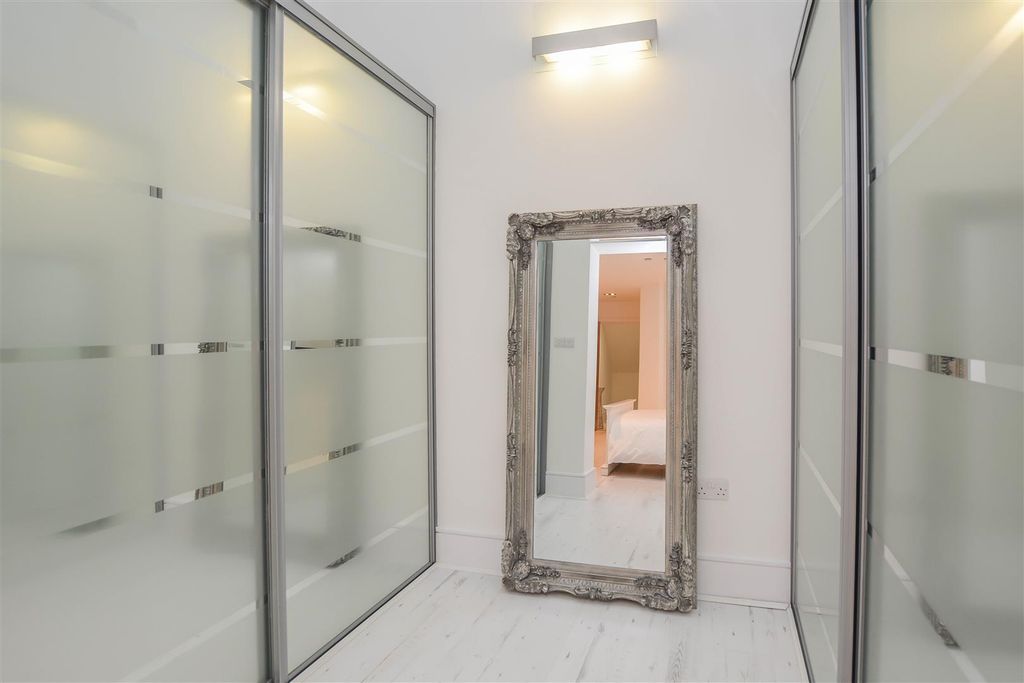 Additional image 9 of 2 bed flat for saleThe Galleries, Warley, Brentwood CM14