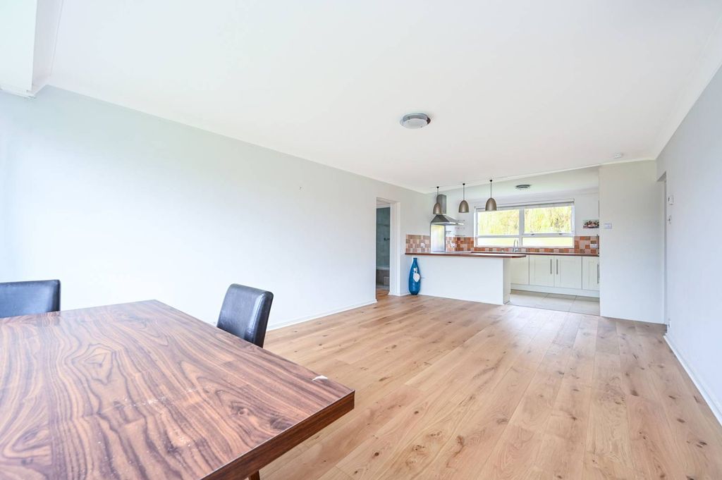 Additional image 3 of 3 bed flat for saleThe Shimmings, Guildford GU1