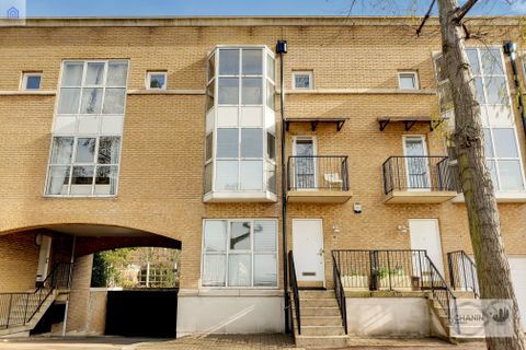 House Share, Surrey Quays SE16, Room to rent