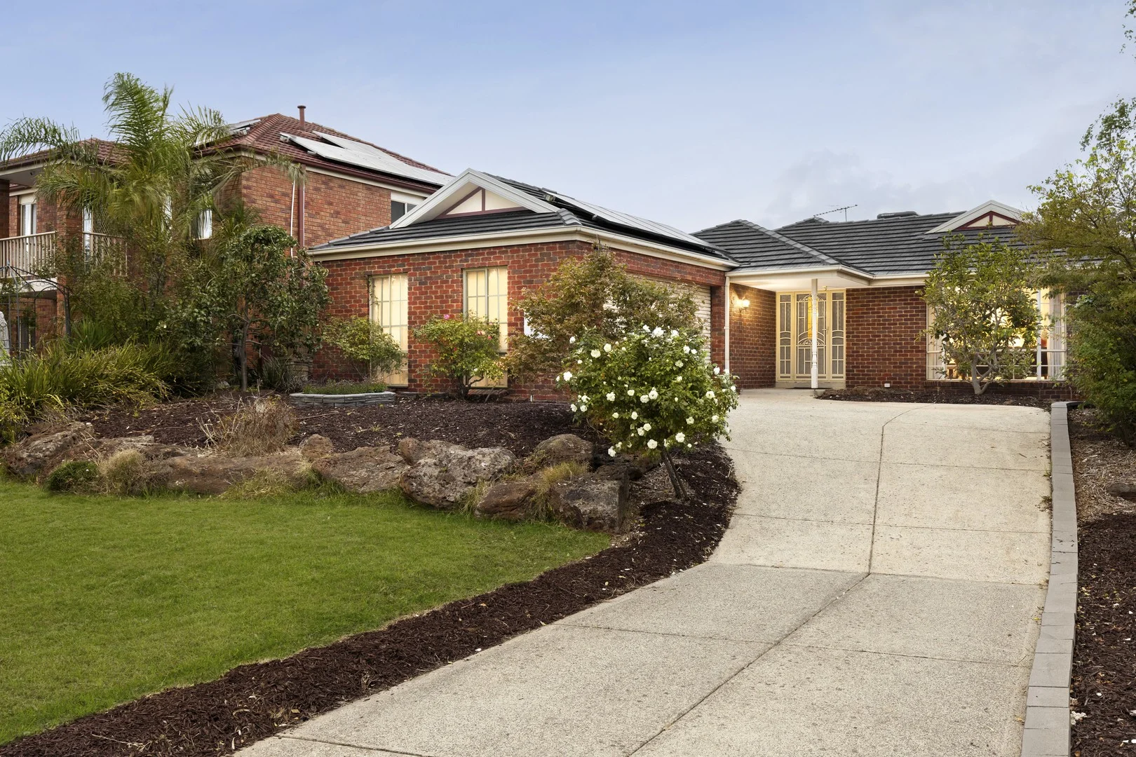 18 Honeyeater Terrace, South Morang VIC 3752