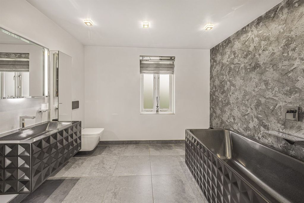 Additional image 15 of 4 bed detached house for saleTheobald Road, Bowdon WA14
