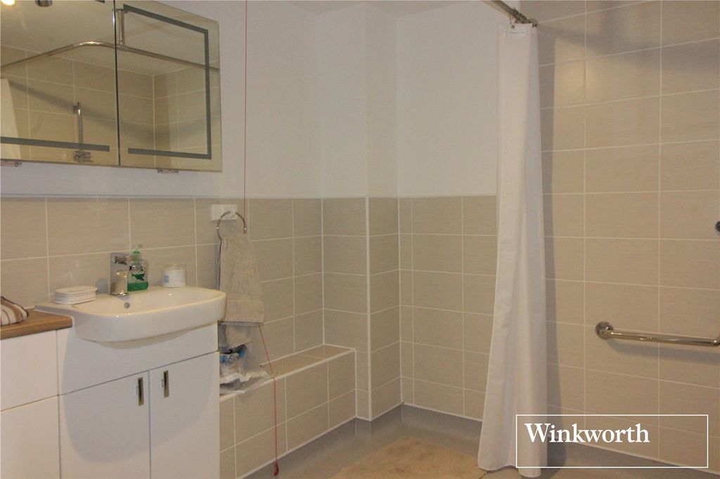 Additional image 6 of 2 bed flat for saleStudio Way, Borehamwood, Hertfordshire WD6