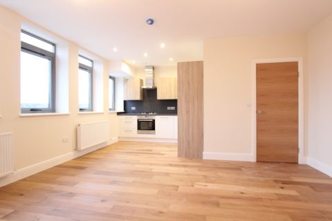 Garth Road, Morden SM4