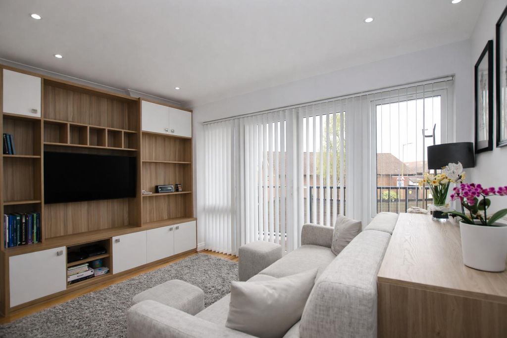 Additional image 6 of 2 bed flat for saleWilliow Tree Court, Balmoral Drive, Borehamwood WD6