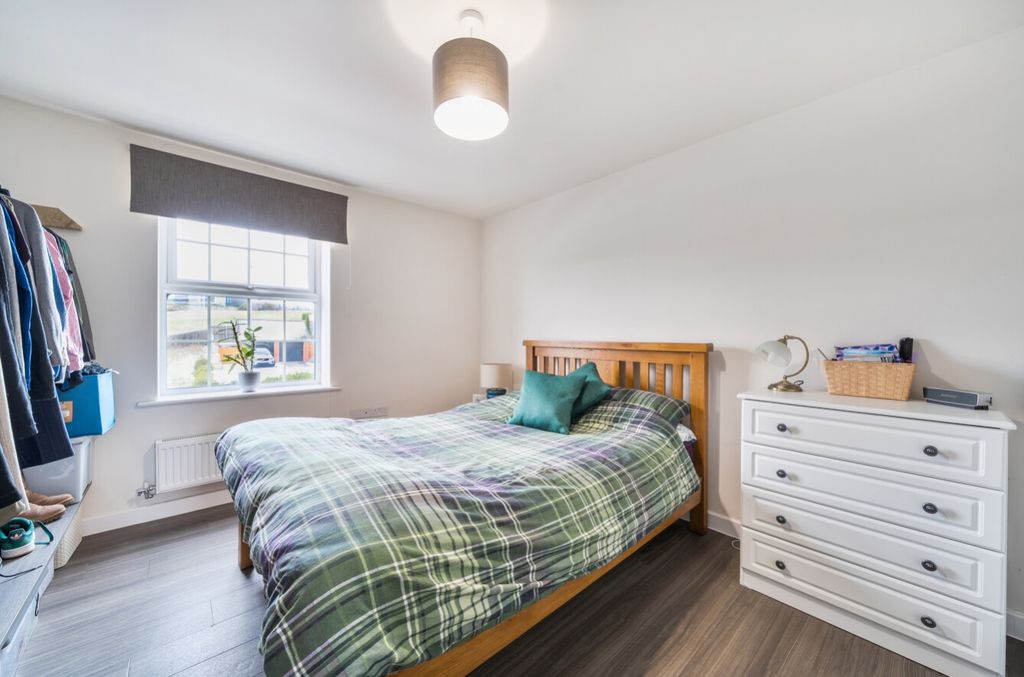 Additional image 6 of 2 bed flat for sale18 Penrhyn Way, Grantham, Lincolnshire NG31