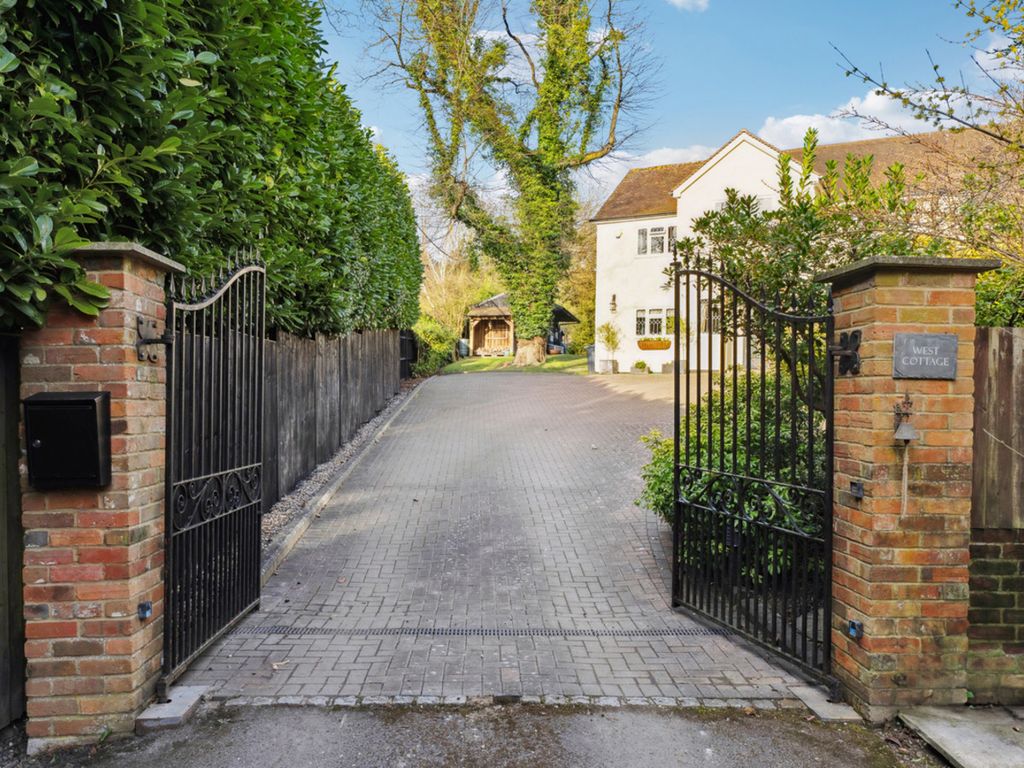Additional image 27 of 5 bed detached house for saleNorthern Heights, Bourne End SL8